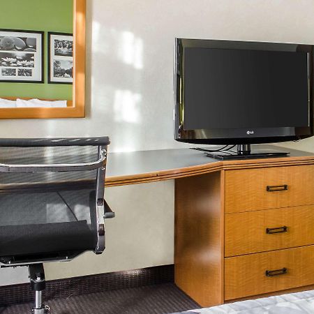 Sleep Inn & Suites Bensalem Dış mekan fotoğraf