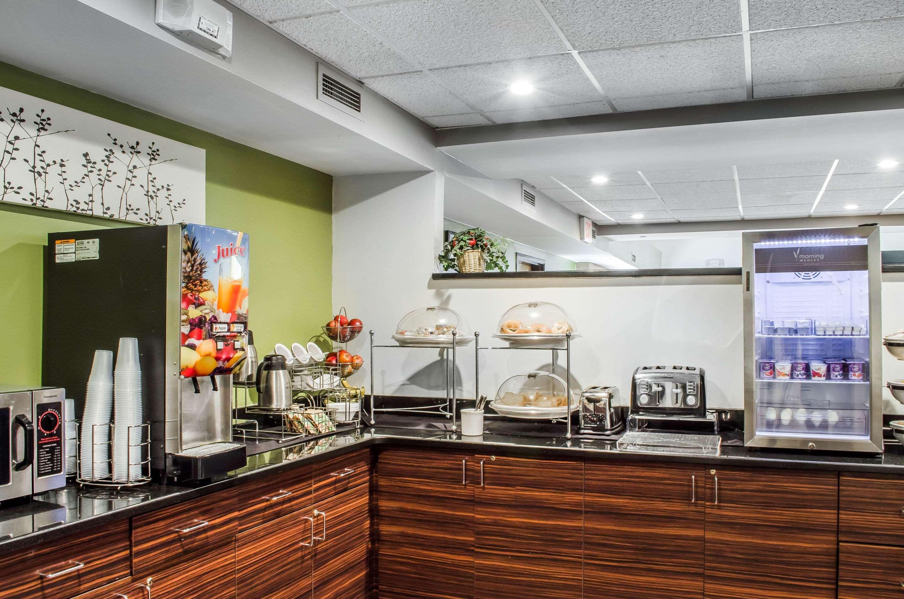 Sleep Inn & Suites Bensalem Dış mekan fotoğraf